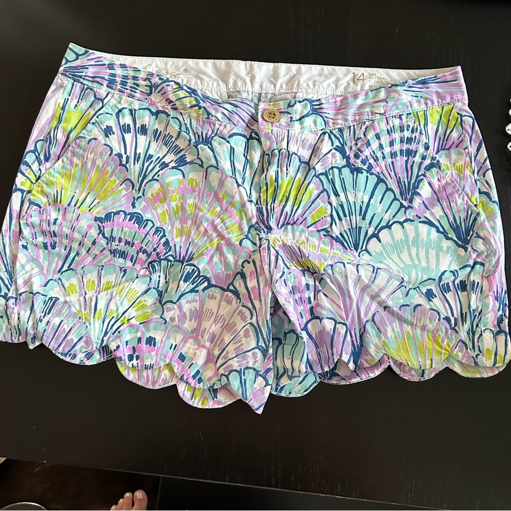 Lilly Pulitzer Scallop Shorts